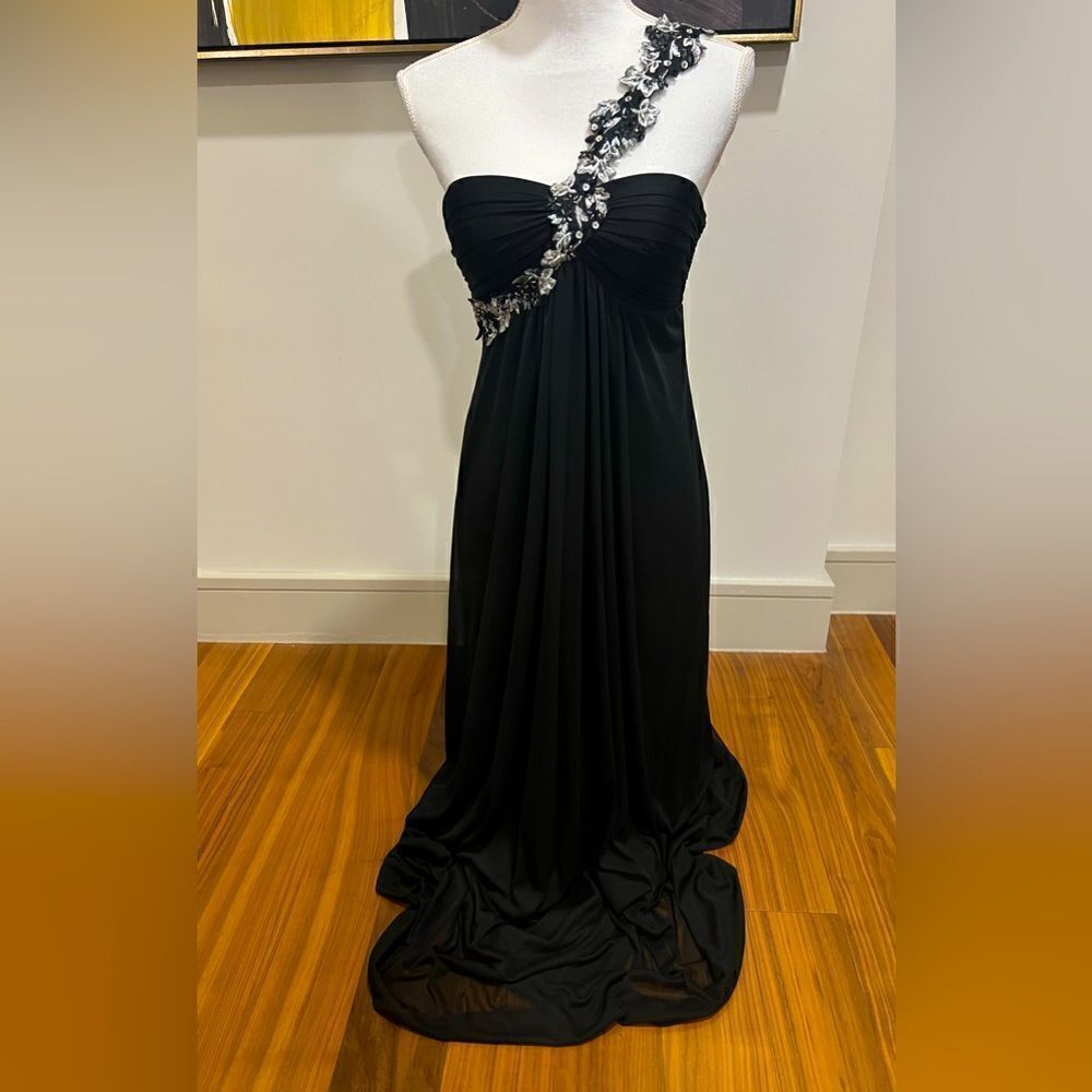Xscape by Joanna Chen formal gown, size 6
